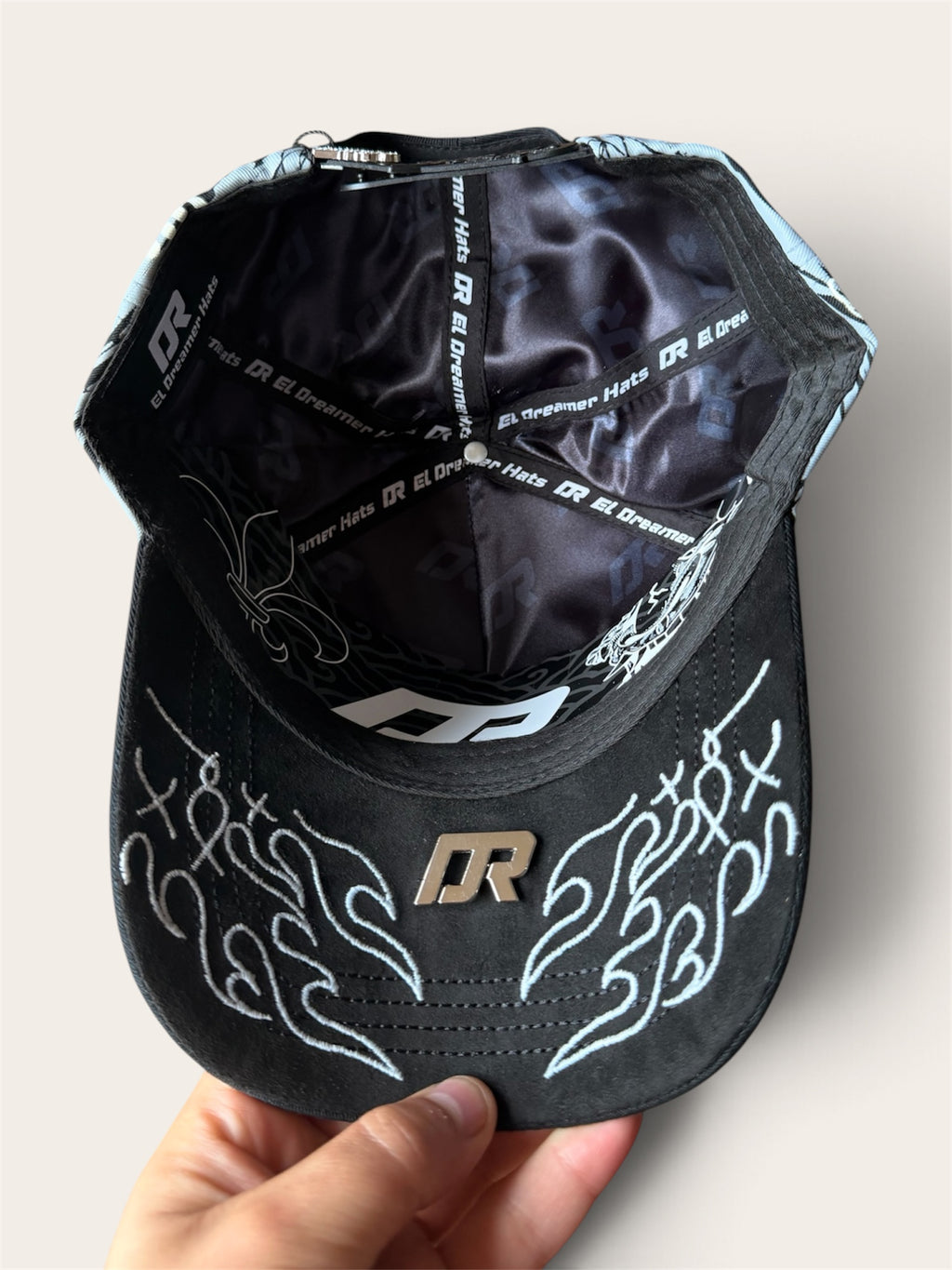 GORRA EL DREAMER HATS KOI BLACK